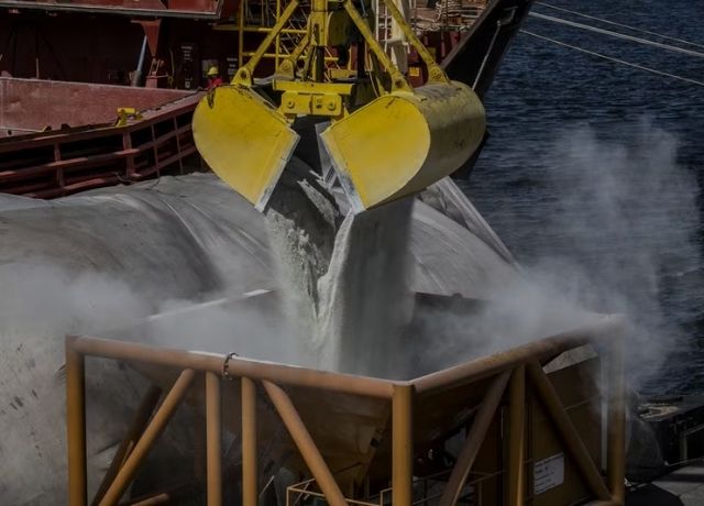 Liderança chinesa no fornecimento de fertilizantes ao Brasil